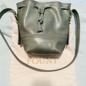 Fount classic Coventry bucket bag